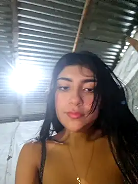 Sweed-virgin-pussy élő XXX-chatje