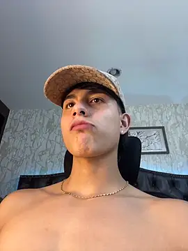 Lander_Cruz: онлайн-секс-чат