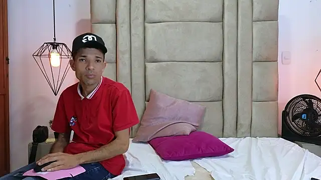 Онлайн чат XXX AntonioAndKarla