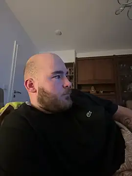 Alex12345867 Adlı Modelin Canlı XXX Sohbeti