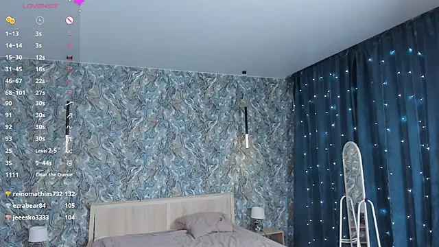 OdellaFrake Show in webcam