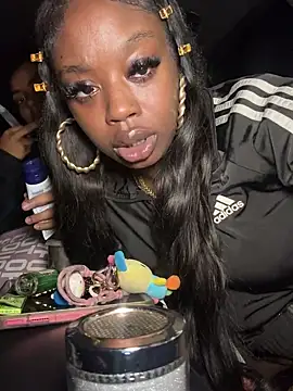 sevynsexysinss Adlı Modelin Canlı XXX Sohbeti