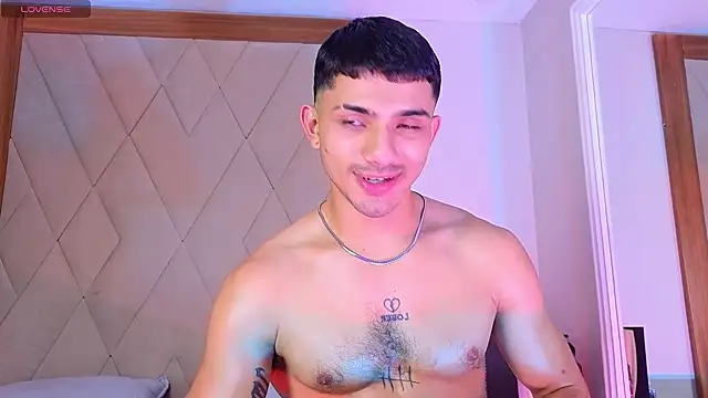 ArturoCardona_'s Live XXX Chat