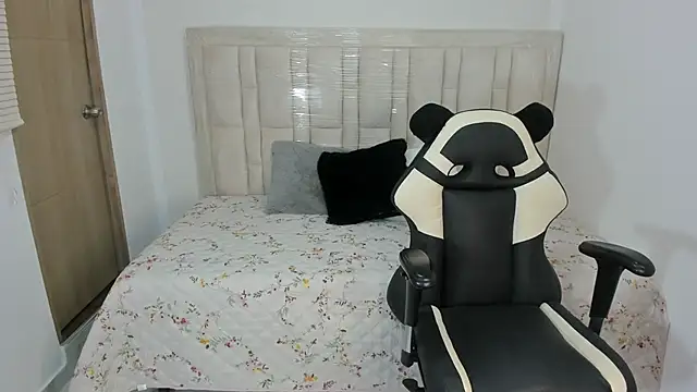 14_Dulce Adlı Modelin Canlı XXX Sohbeti