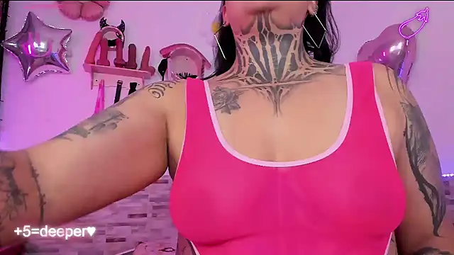 amyswallow7 Adlı Modelin Canlı XXX Sohbeti