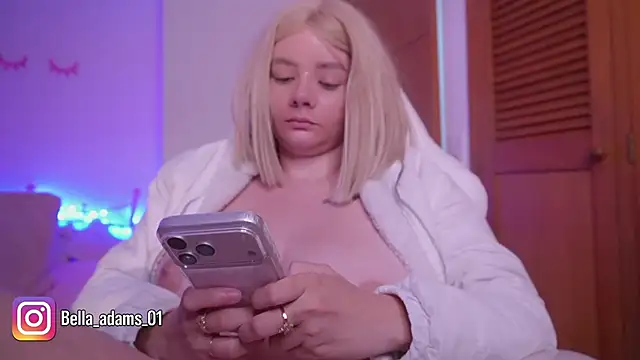 Онлайн чат XXX bella_adams_