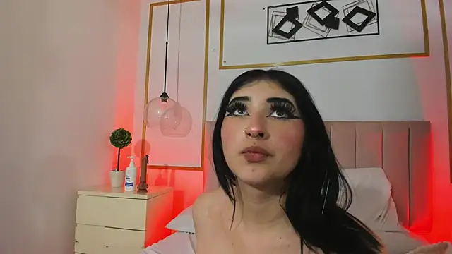 Онлайн чат XXX KattEngel