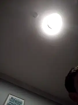 Hixxy_1025 élő XXX-chatje