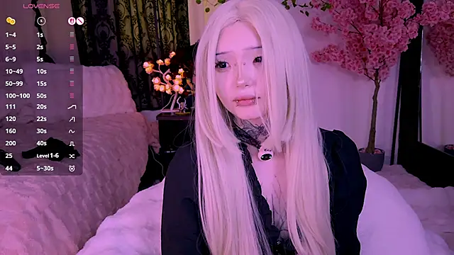 Lein_Bone Adlı Modelin Web Kamerası Şovu