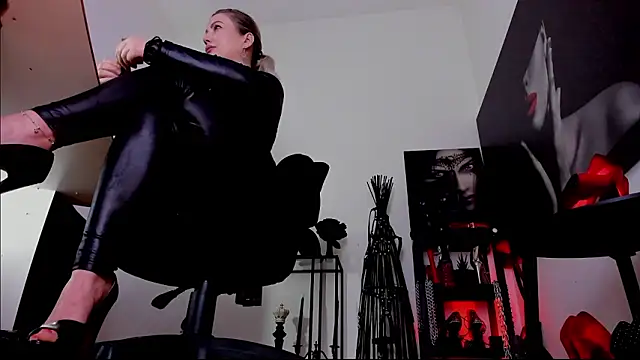 Živý XXX chat MistressDemisweet