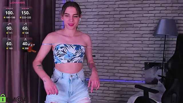 XXX chat uživo modela emy__angel