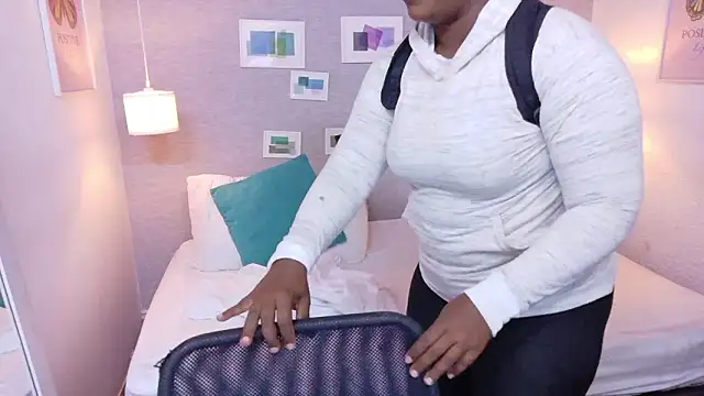 kiara_evanss' Live XXX Chat