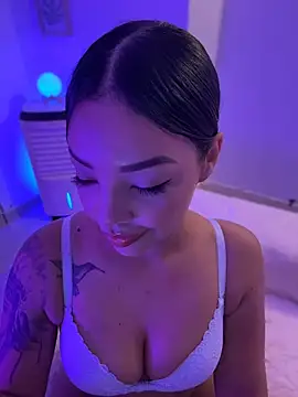 JennLeMokaのウェブカメラショー