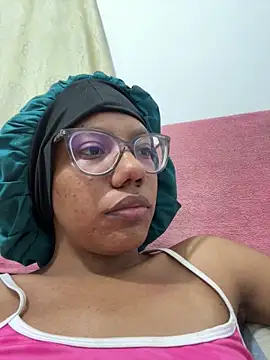 Curly_lily live XXX chat