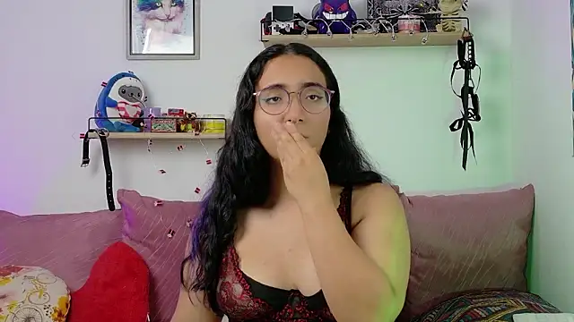 LucyDerby live XXX chat