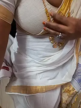 Tamil_Ammani Chat XXX live