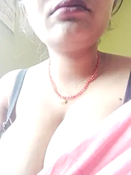 kiara-simmi: онлайн-секс-чат