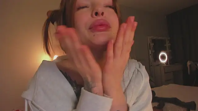 XXX chat uživo modela Beta_Beta