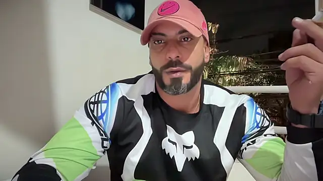 romeolovedark's Live XXX Chat