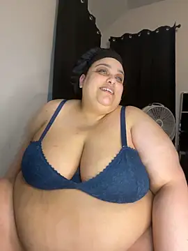 Exotic_Queen_ élő XXX-chatje