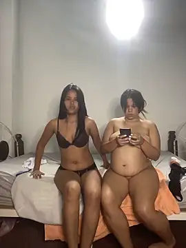 AngelaBlondee élő XXX-chatje