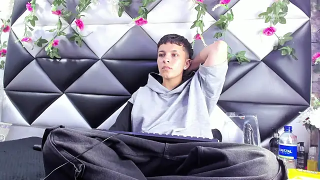 Megan_Thompson_ Live XXX-Chat