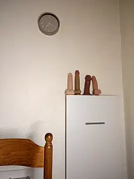 Pokazy przed kamerką – AMYRA_HOT