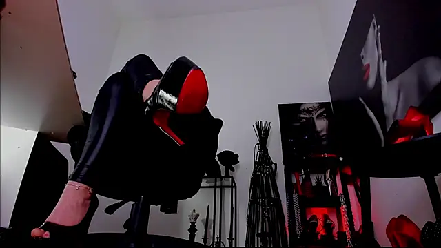 MistressDemi Show in webcam
