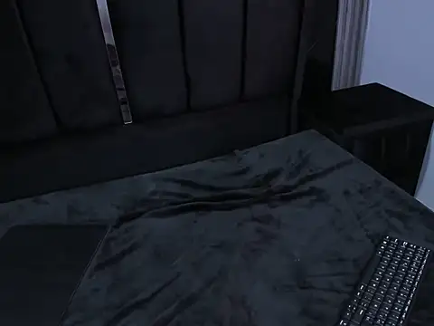 Show modela KrisX_hl na web-kameri