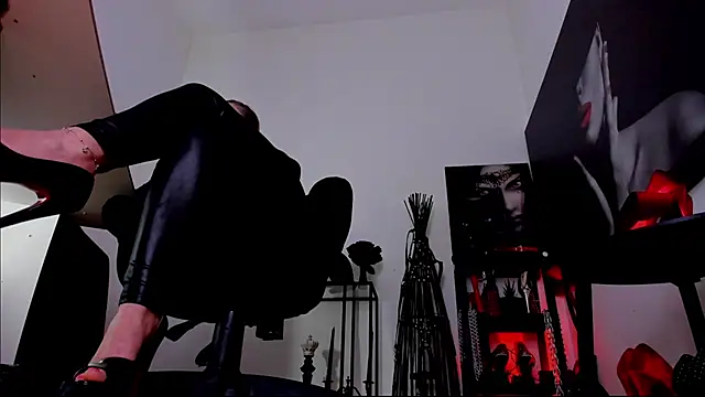 MistressDemi Chat XXX in diretta