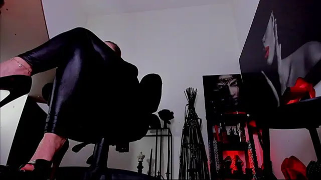 MistressDemi's Live XXX Chat