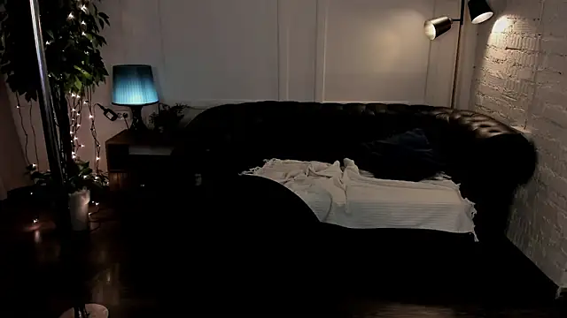 Dark_Moni Live XXX-chat