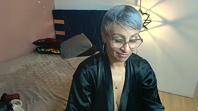 XXX chat uživo modela Charlotte__Gray