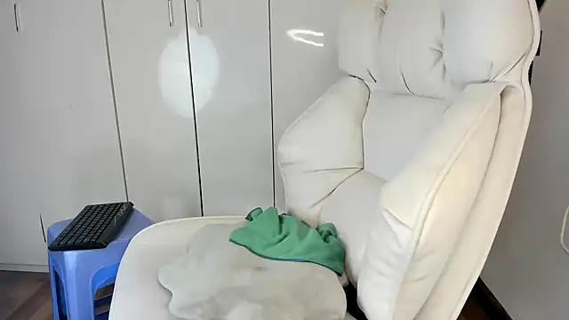 -----Hani----- Live XXX Chat