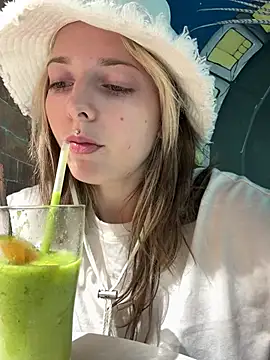 แชท XXX สดของ LoraaDoll