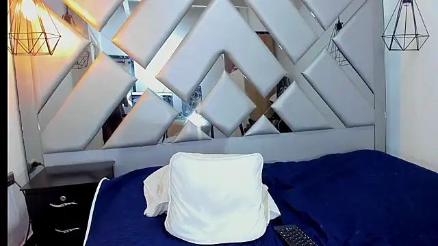 Nahomi-Hill: онлайн-секс-чат