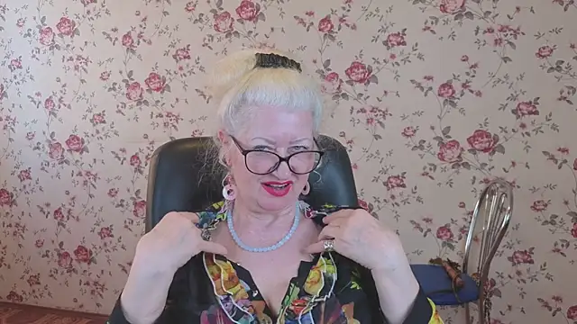 Maya_Mayflower's Live XXX Chat