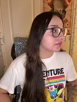 Chatroom XXX en direct de CharmingMaddie