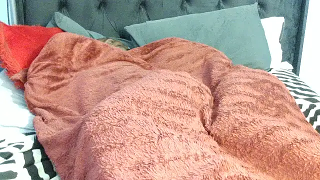 Dandelion_enigman Chat XXX live