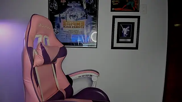 Онлайн чат XXX luckylaura