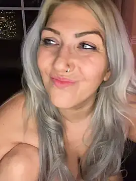 دردشة LittleMissEeve الجنسية المباشرة