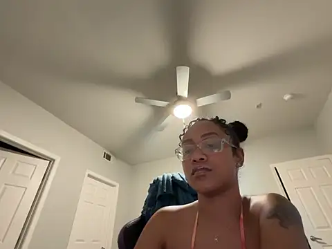 RylReese 在線直播表演