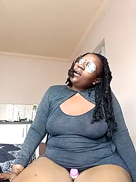 ThaBundaa 即時 XXX 聊天