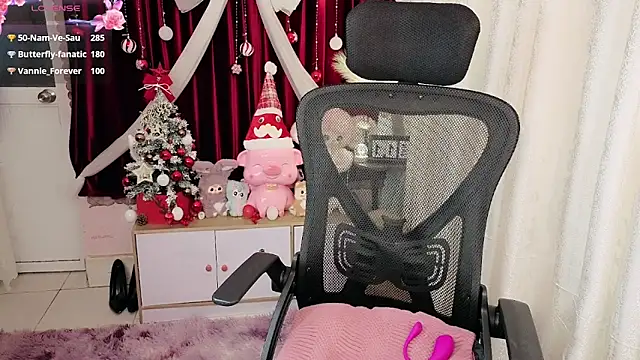 دردشة JENNIE-16 الجنسية المباشرة