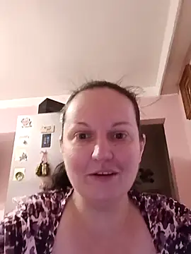 دردشة BustyLadyAlma الجنسية المباشرة