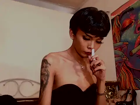 TsLauraLove 在線直播表演