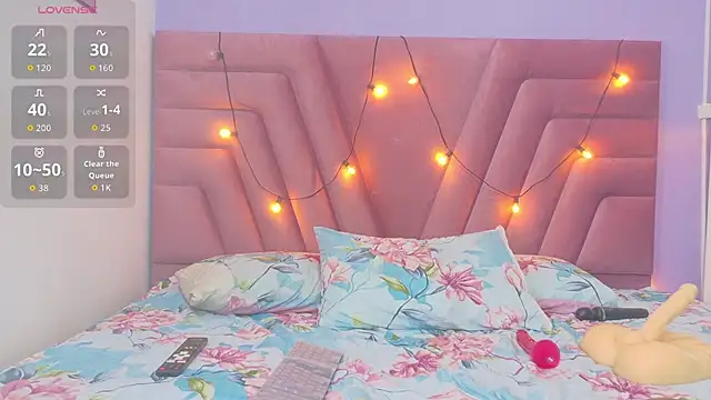 kinkylittlegirll élő XXX-chatje