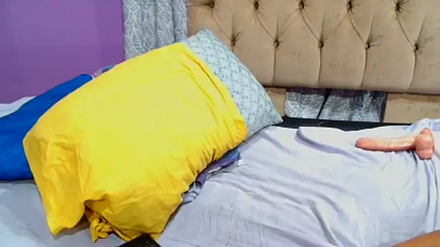 YELLOWBUSTYMELLONS Obrolan Langsung XXX