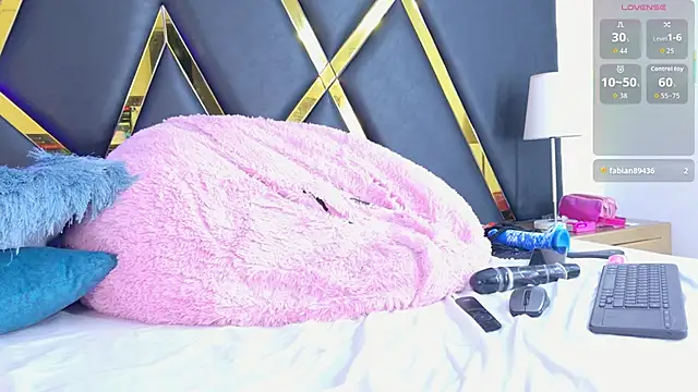 Ashanti_Moreno élő XXX-chatje