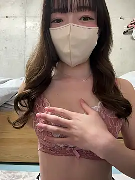 Hazuki_45 élő XXX-chatje